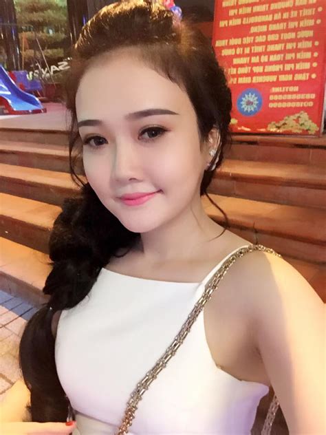 Gái xinh show hàng, Gái xinh live khoe hàng mới nhất 